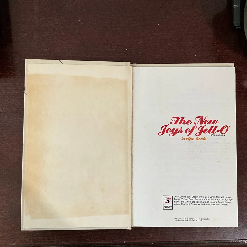 Vintage 1974 The New Joys of Jell-o Recipe Book